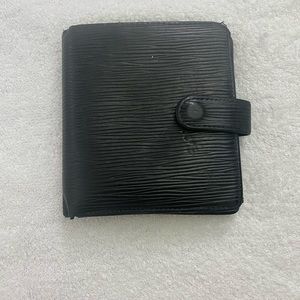 LV Epi Bifold Wallet— DAMAGED